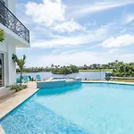 Villa Paraiso Lake Front Villa With Chef And Maids