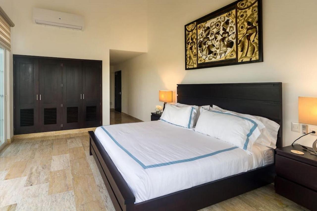 Paraiso Front With Chef And Maids Villa *