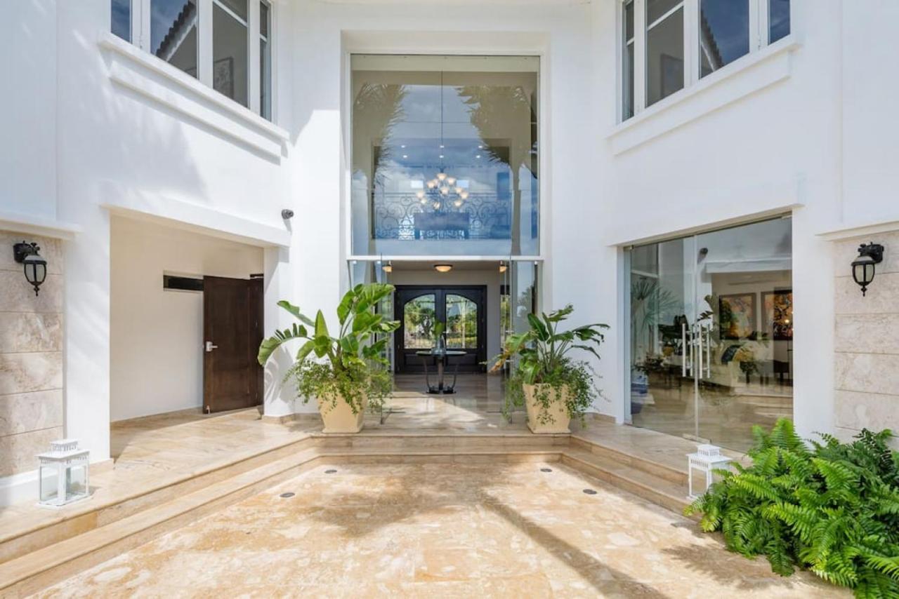Paraiso Front With Chef And Maids Punta Cana