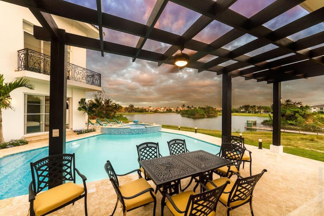 Paraiso Front With Chef And Maids Villa Punta Cana