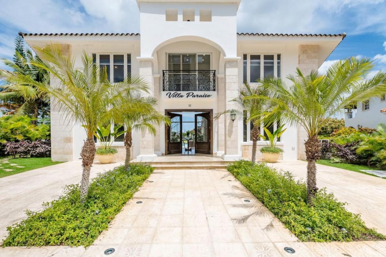 Paraiso Front With Chef And Maids Villa