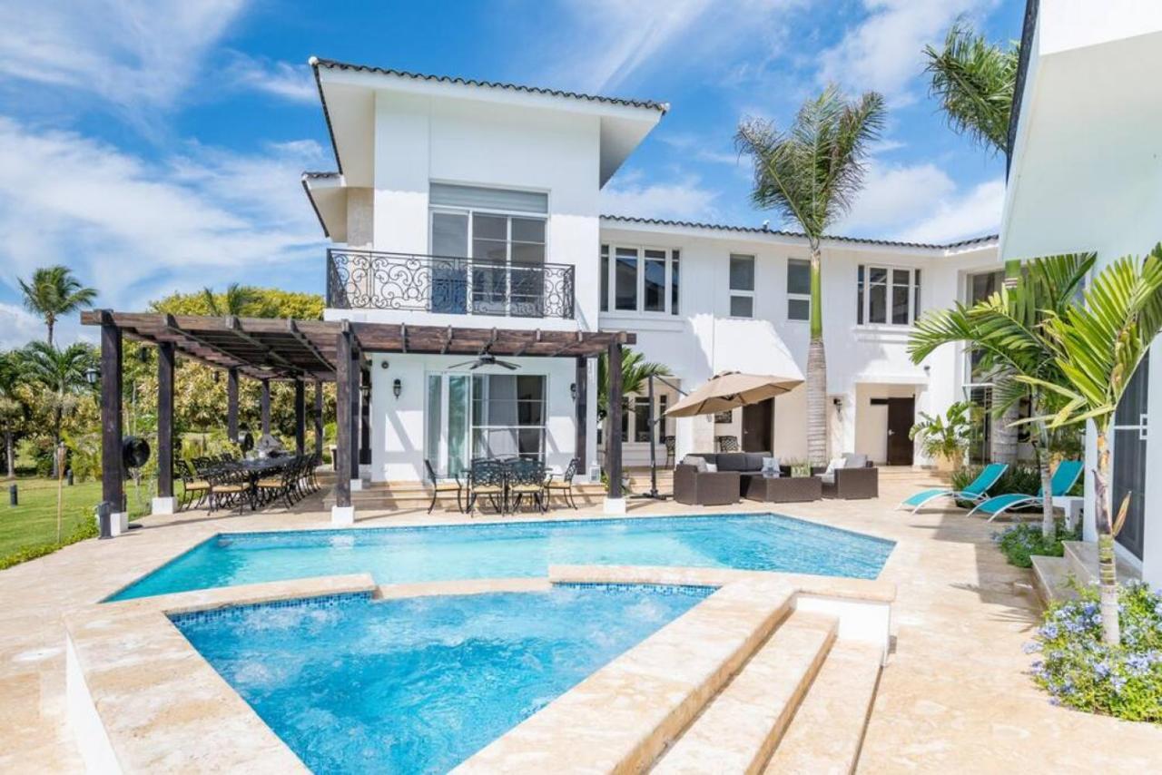 Paraiso Front With Chef And Maids Villa *