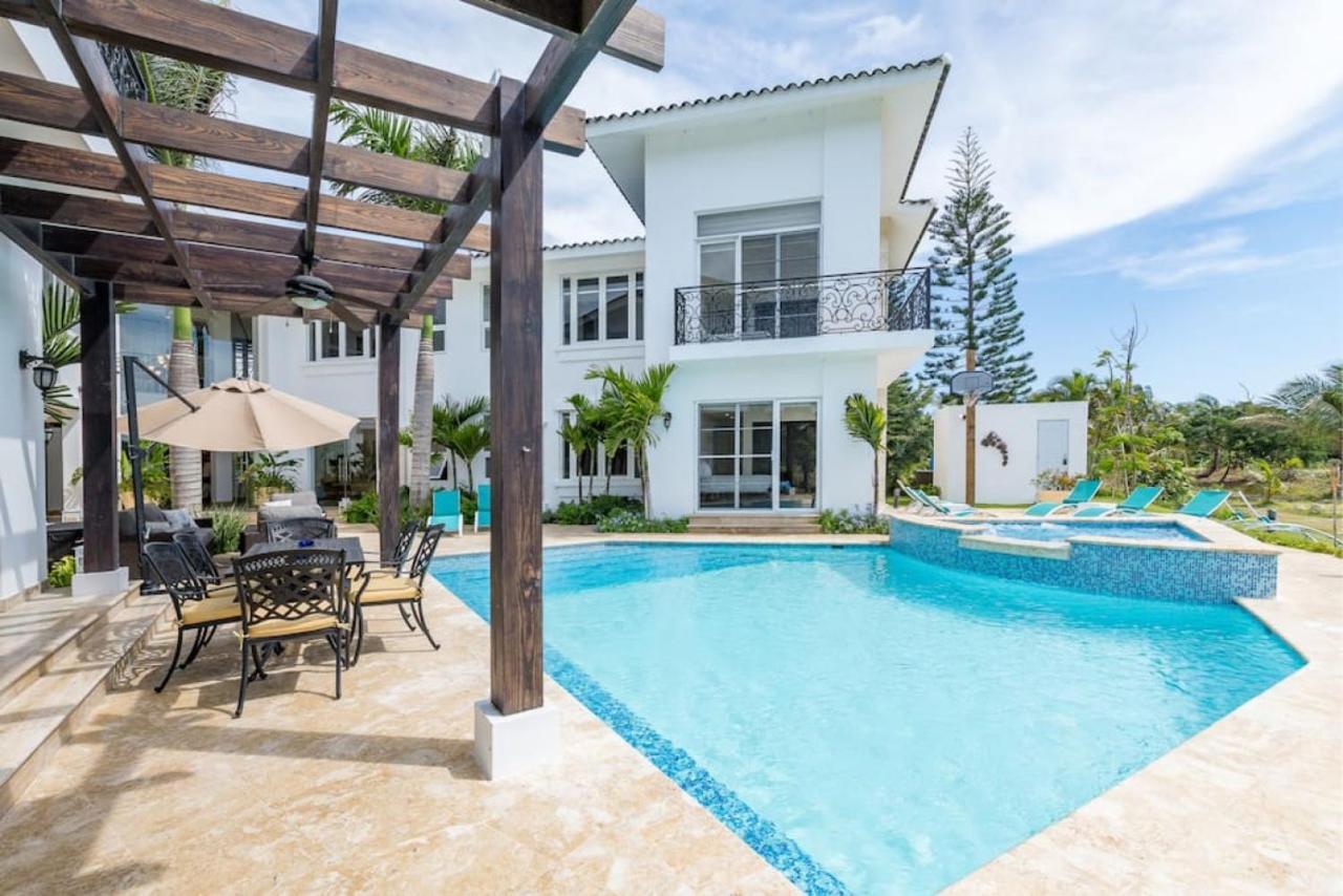 Paraiso Front With Chef And Maids Villa *